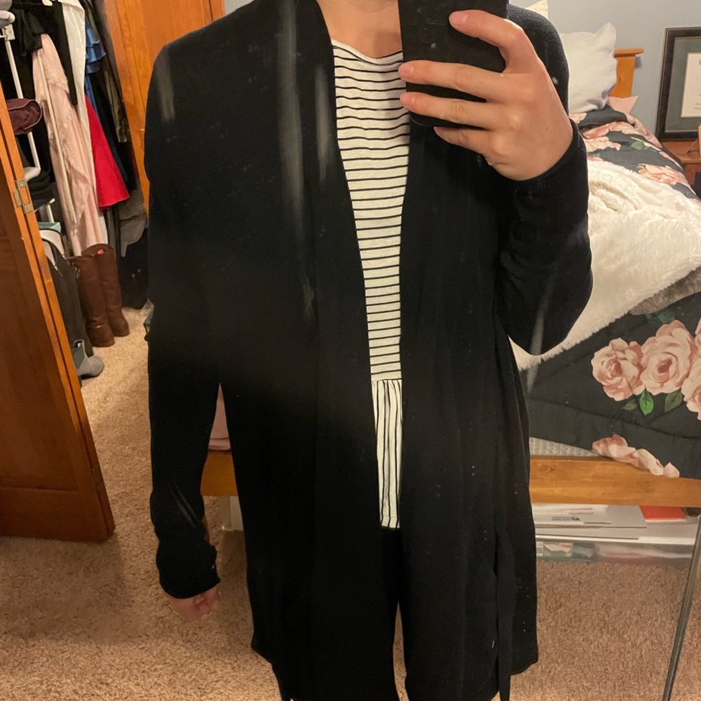 Lululemon black sweater - Picture 2 of 10